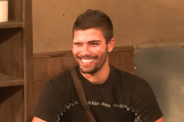 Ognjen Ravić ostao bez desne obrve Farma 8