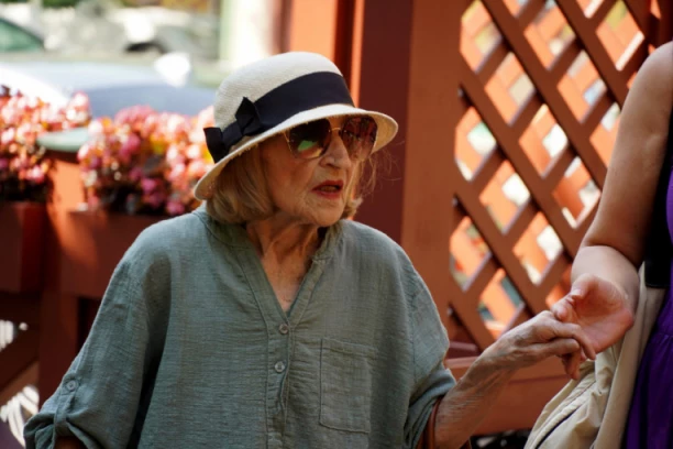 OVO JE BIVŠI SUPRUG MIRE BANJAC! U haljini od satena zavetovala mu se na večnu ljubav, ludo su se voleli, a onda stavili TAČKU na brak!