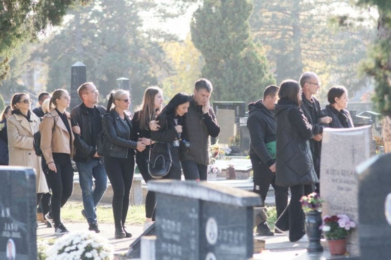 Natalija Ibraimov na sahrani Anđele Ruman