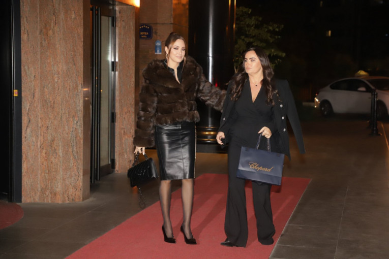 Aleksandra Prijović sa majkom Borkom