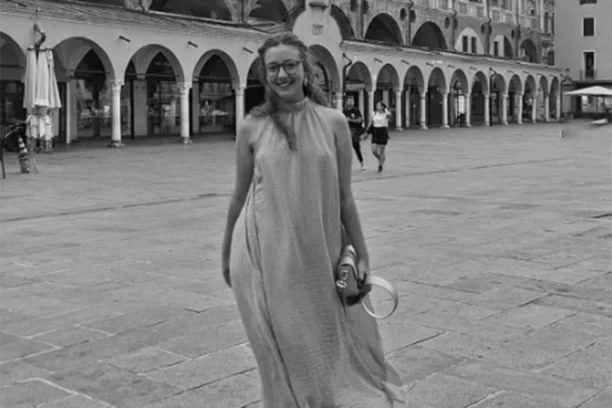 "RAJSKO NASELJE NJENOJ DOBROJ DUŠI": Prijatelji se opraštaju od iznenada preminule Emilije Popović