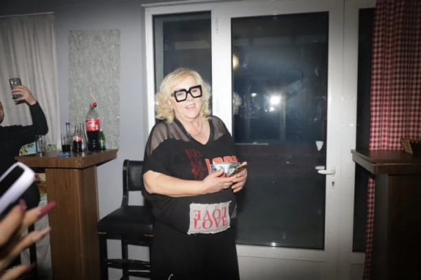 "STID IH I SRAM BILO, OBRAZA NEMAJU"! Zorica Marković ŽESTOKO OSUDILA kolege koje su pevale na Dan žalosti!