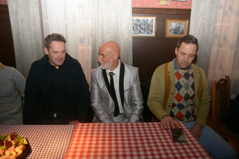 Ekipa serije "Ljubav u tišini"