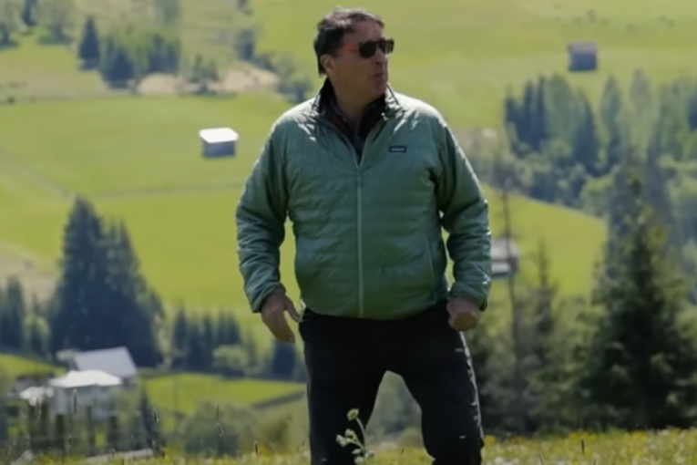 Jovan Memedović Sasvim prirodno