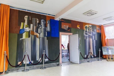 Fondacija Za srpski narod i državu donirala sredstva za restauraciju zidne slike "Molitva za mir" Osnovnoj školi "Knez Lazar" u Velikim Kupcima