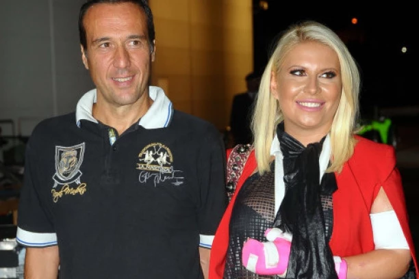 PRVA FOTKA DEE ĐURĐEVIĆ NAKON RASKIDA SA MLADENOM: Evo u kakvom je stanju voditeljka!