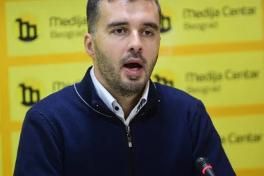 "IDE SE KA KANCELARIJI SNS!" Savo Manojlović poziva na krvoproliće u Novom Sadu