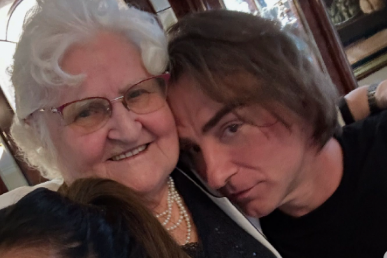 Željko Mitrović sa majkom