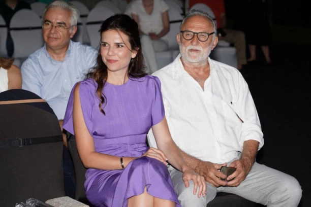 OTKUD OVO?! Najnovija objava Anica Lazić kruži internetom, nećete verovati sa kim je u društvu! (FOTO)