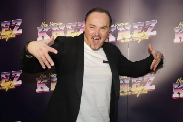 NAŠ PEVAČ PROMENIO PROFESIJU?! Knez postao SAVETNIK ZA LJUBAV - ovaj SAVET mu je promenio sve! (VIDEO)