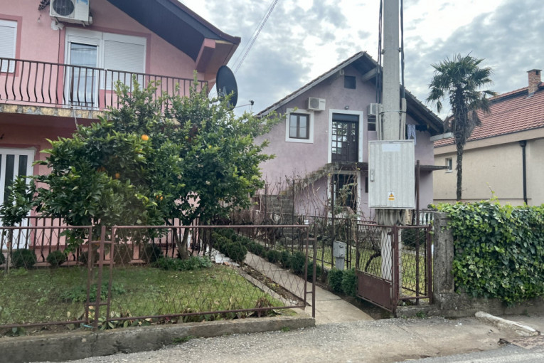 Telo pronađeno u dvorištu