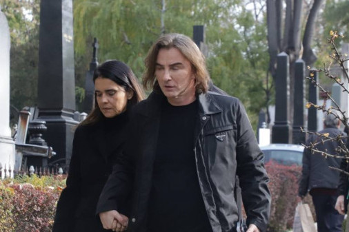 Milica i Željko Mitrović na sahrani njegove majke