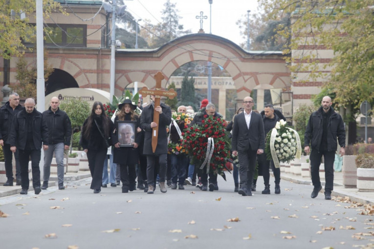 Tužna povorka na sahrani Milenije Mitrović