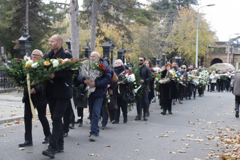 Tužna povorka na sahrani Milenije Mitrović