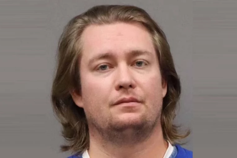 TRAGEDIJA! Sin ubio oca pred porodicom, "JOŠ JE DISAO KADA MU JE ISPALIO METAK U GLAVU"