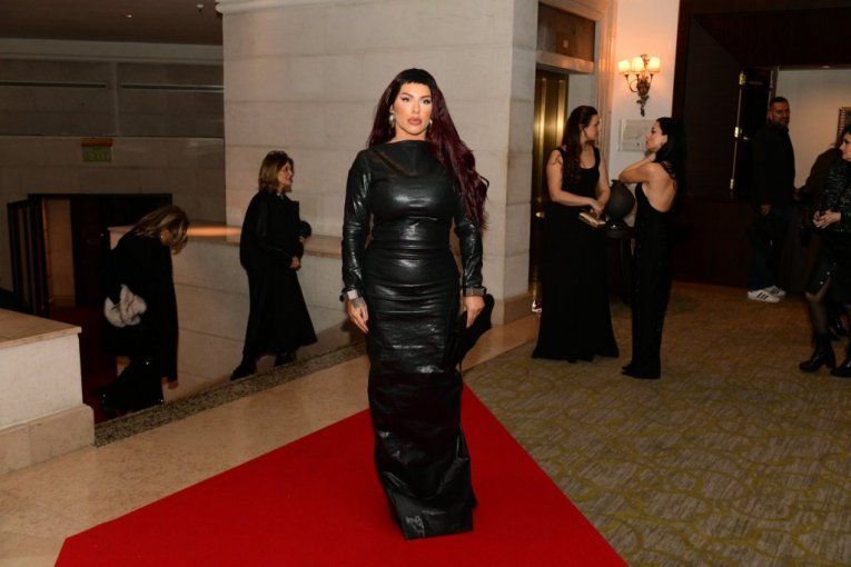 Seka šokirala promenom izgleda