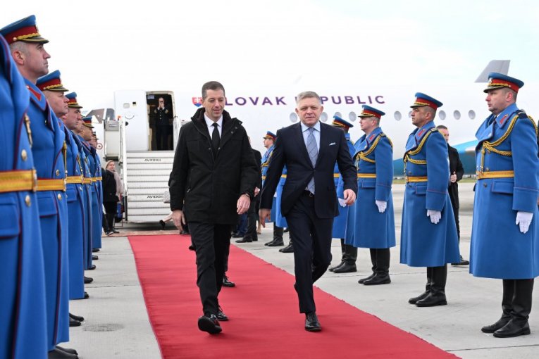 Sa aerodroma, Fico je krenuo ka Palati Srbija