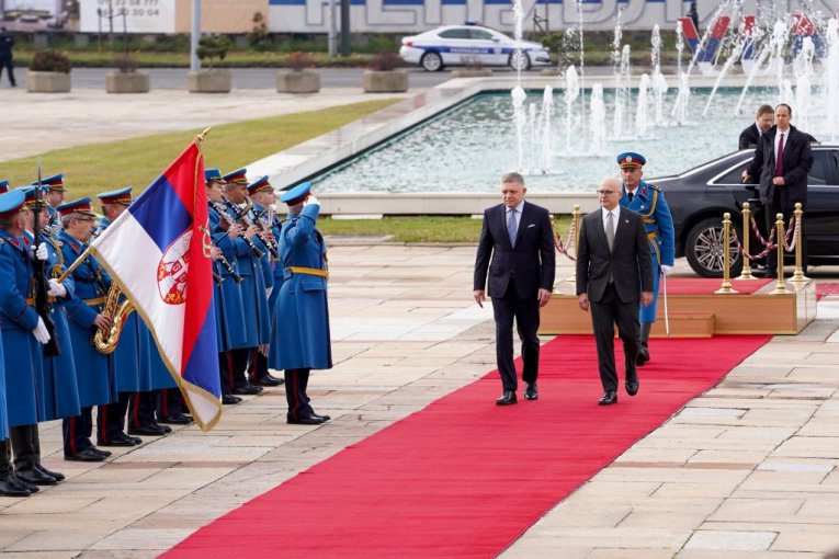Svečani doček ispred Palate Srbija