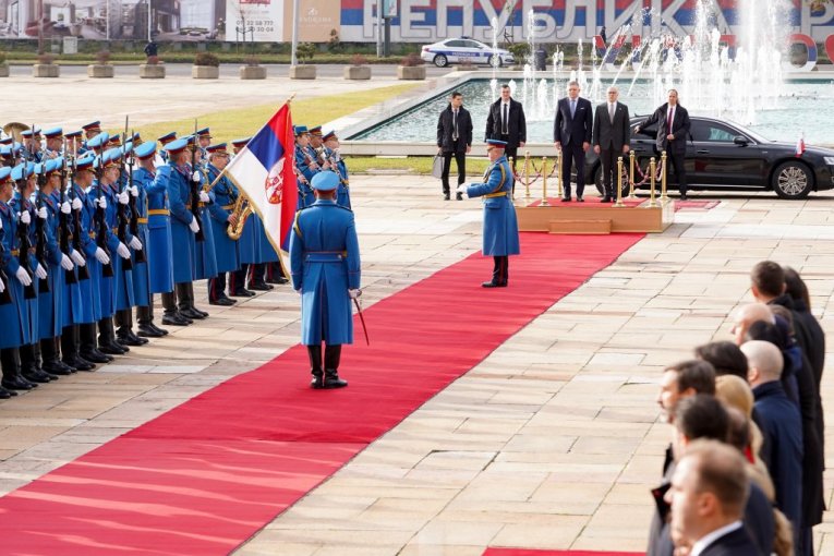 Svečani doček ispred Palate Srbija