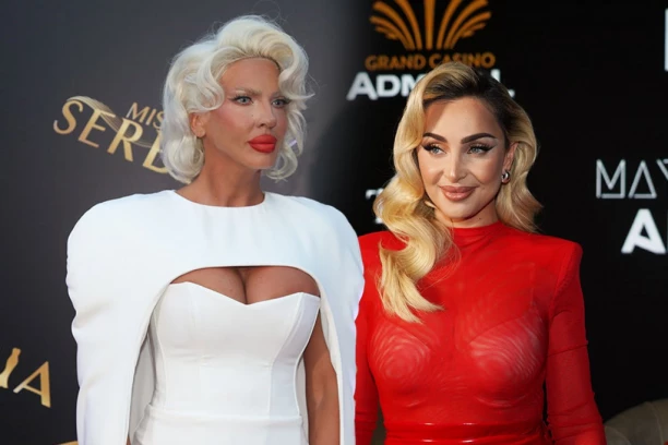 MAJA BEROVIĆ RAZVEZLA JEZIK O KARLEUŠI: Posle OVIH reči nastaće HAOS na estradi, Jelena ne sme da vidi SNIMAK! (VIDEO)