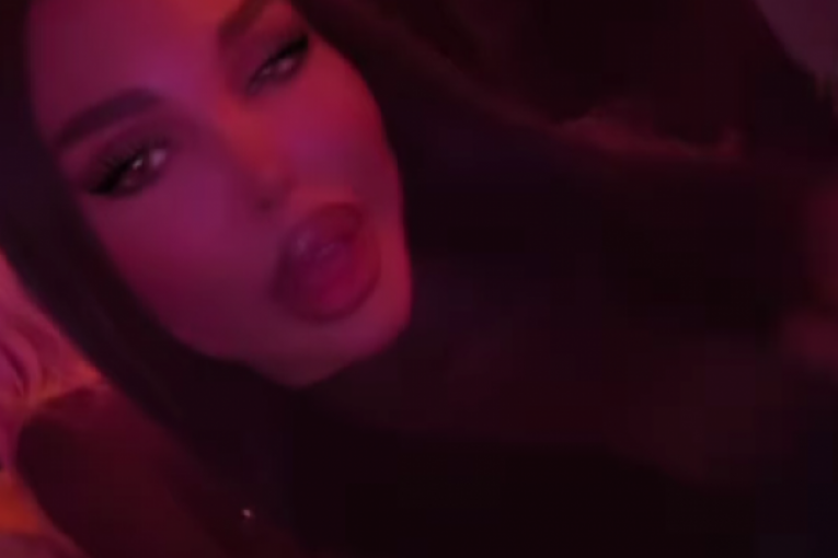 Maja Marinković na Karleušinom nastupu