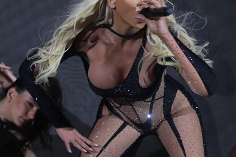 Jelena Karleuša, nastup