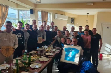 RAZLOGA ZA SLAVLJE JE BILO: Pored jesenje titule slavio se i odlazak u penziju!