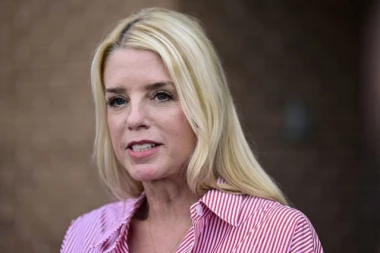 IAKO JE ZBOG NJE PLATIO KAZNU OD DVA MILIONA DOLARA, SADA JE NAGRAĐUJE: Evo ko je nova ministarka pravde SAD!