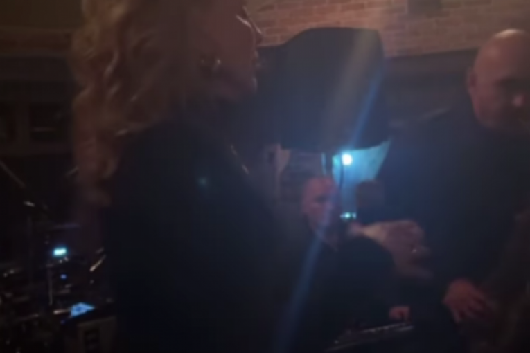 Lepa Brena zapevala na slavi