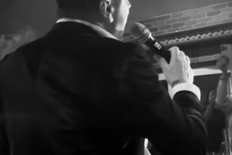Pejović se latio mikrofona