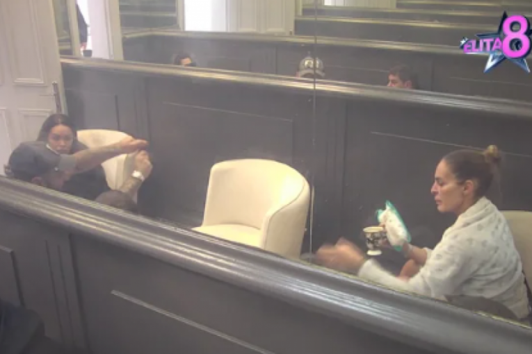 Ivan se žali cimerima na Jelenu