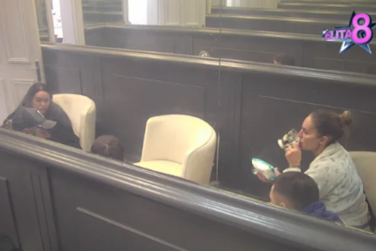 Ivan se žali cimerima na Jelenu