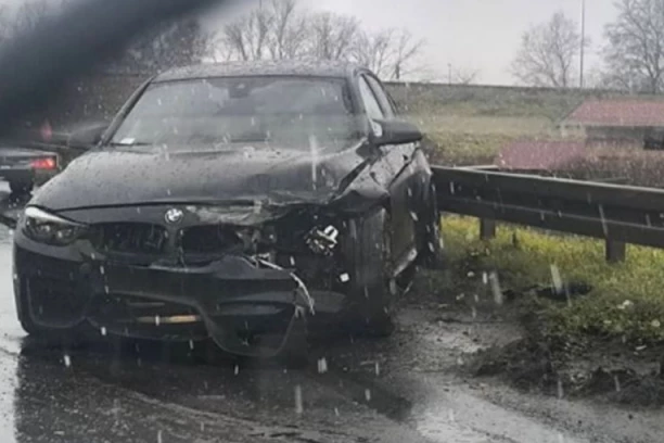 NOVA TRAGEDIJA U GRČKOJ! Majka sletela s puta, jedna ćerkica (9) poginula, druga u bolnici! Sve tri su u autu napravile FATALNU GREŠKU