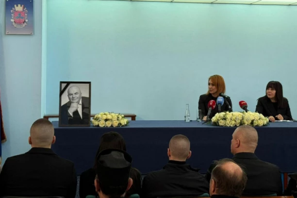 TUGA I BOL! U Jagodini održana komemoracija Draganu Markoviću Palmi, PRIJATELJI: BIĆE ZAPAMĆEN PO HUMANIZMU (FOTO)