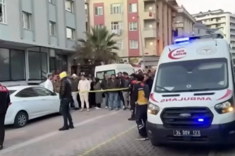 SUDAR AUTOBUSA I MINIBUSA, NAJMANJE 15 POVREĐENIH: Haos na putu, turisti zapomažu od bola, javio se i KONZUL