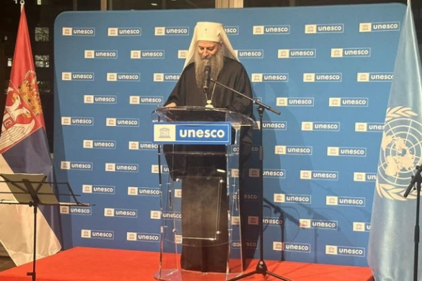 MIRIS TAMJANA SE PROŠIRIO PARIZOM: Patrijarh Porfirije u sedištu UNESCO-a otvorio izložbu o srpskim svetinjama na Kosmetu
