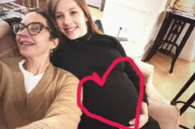 SLAVI SE U DOMU NATAŠE NINKOVIĆ! Glumica otvorila vrata svoga doma, NA BOGATOJ TRPEZI NEMA ČEGA NEMA! (FOTO)