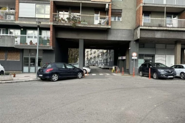 MOŽE LI DA SE PRODA ILI NASLEDI PARKING-MESTO ISPRED ZGRADE? Stručnjak objasnio: Jedno je neophodno razlikovati
