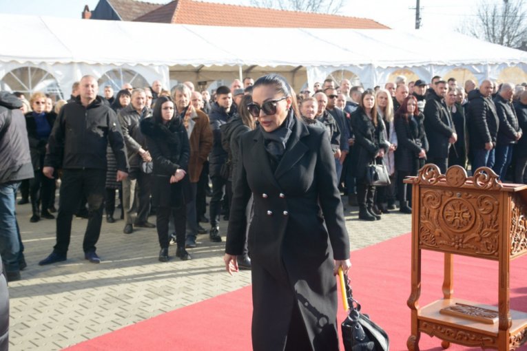 Ceca Ražnatović na Palminoj sahrani
