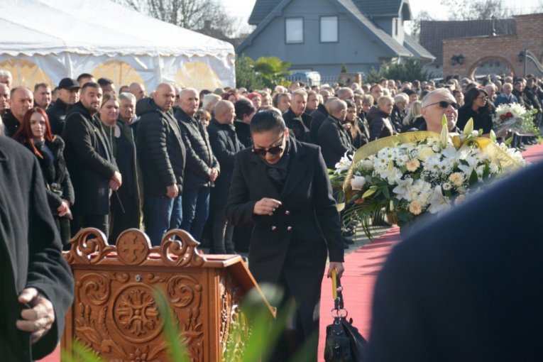 Ceca Ražnatović na Palminoj sahrani
