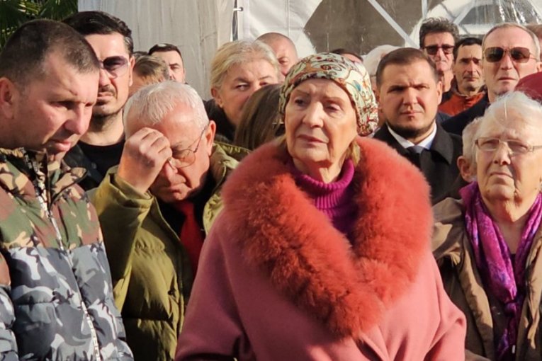 Lepa Lukić i Era Ojdanić