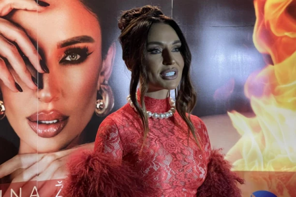 OVAJ MUŠKARAC JE MISTERIOZNI PARTNER KATARINE ŽIVKOVIĆ! Pevačica sa njim dobila sina, a krije ga kao zmija noge - KOMŠIJE OTKRILE SVE!