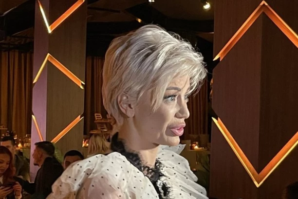 "JESAM JAVNA LIČNOST, ALI NISAM JAVNI TOALET"! Šok priznanje Dušice Jakovljević - NAPRAVILA VELIKU GREŠKU!