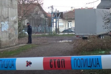 BEŽALA JE OD MONSTRUMA, ALI JU JE SUSTIGAO I MASAKRIRAO! Horor detalji ubistva žene u Leskovcu: "Dete je hitno hospitalizovano!"