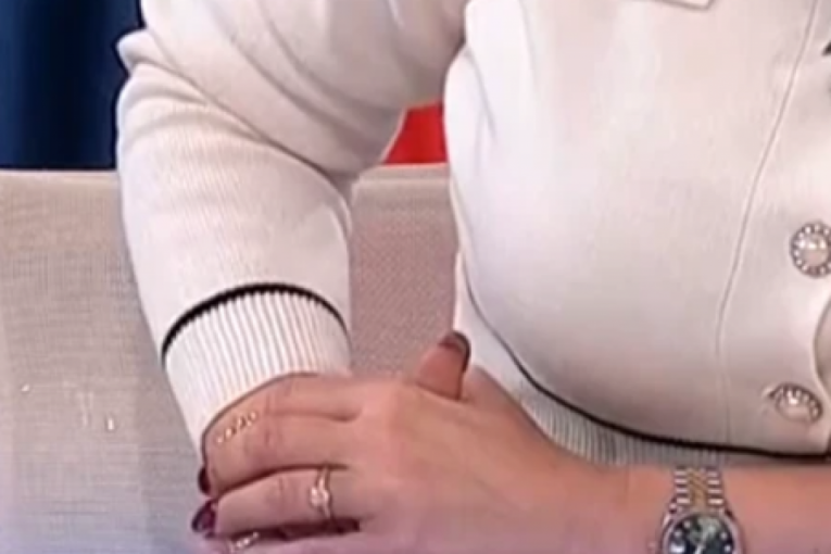 Jovana pokazala prsten