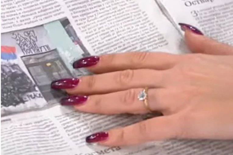 Jovana pokazala prsten