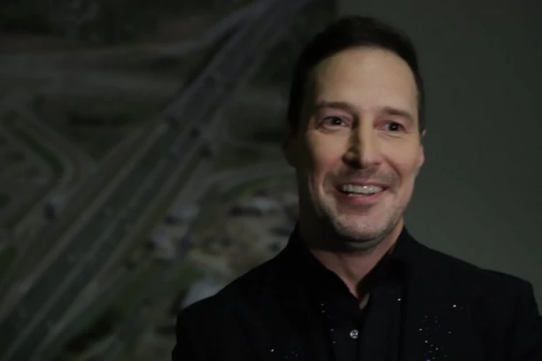 SUPRUGA PEĐE JOVANOVIĆA POBEGLA U AFRIKU: Procurili šok-snimci lepe Ane! (VIDEO)