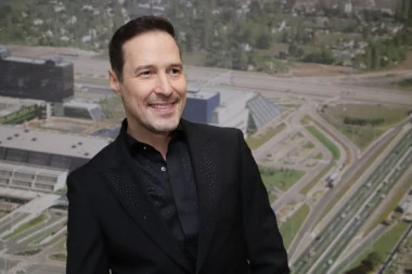 NIKO NIJE ZNAO DA SE PEĐA JOVANOVIĆ OPERISAO! Našli mu cistu na grlu, oštetili glasne žice!