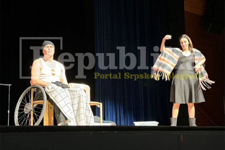 Sloboda Mićalović i Vuk Kostić predstava