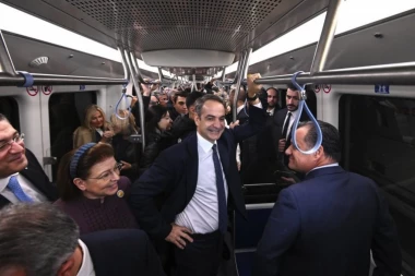 OPOZICIJA LAŽE! Premijer besan posle najave da će se ubuduće raditi 13 SATI DNEVNO